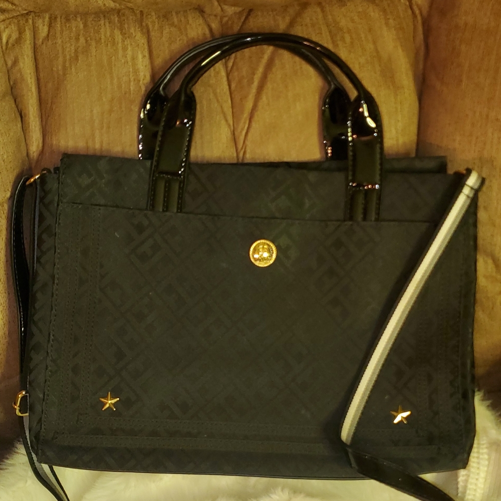 Black Tommy Hilfiger handbag